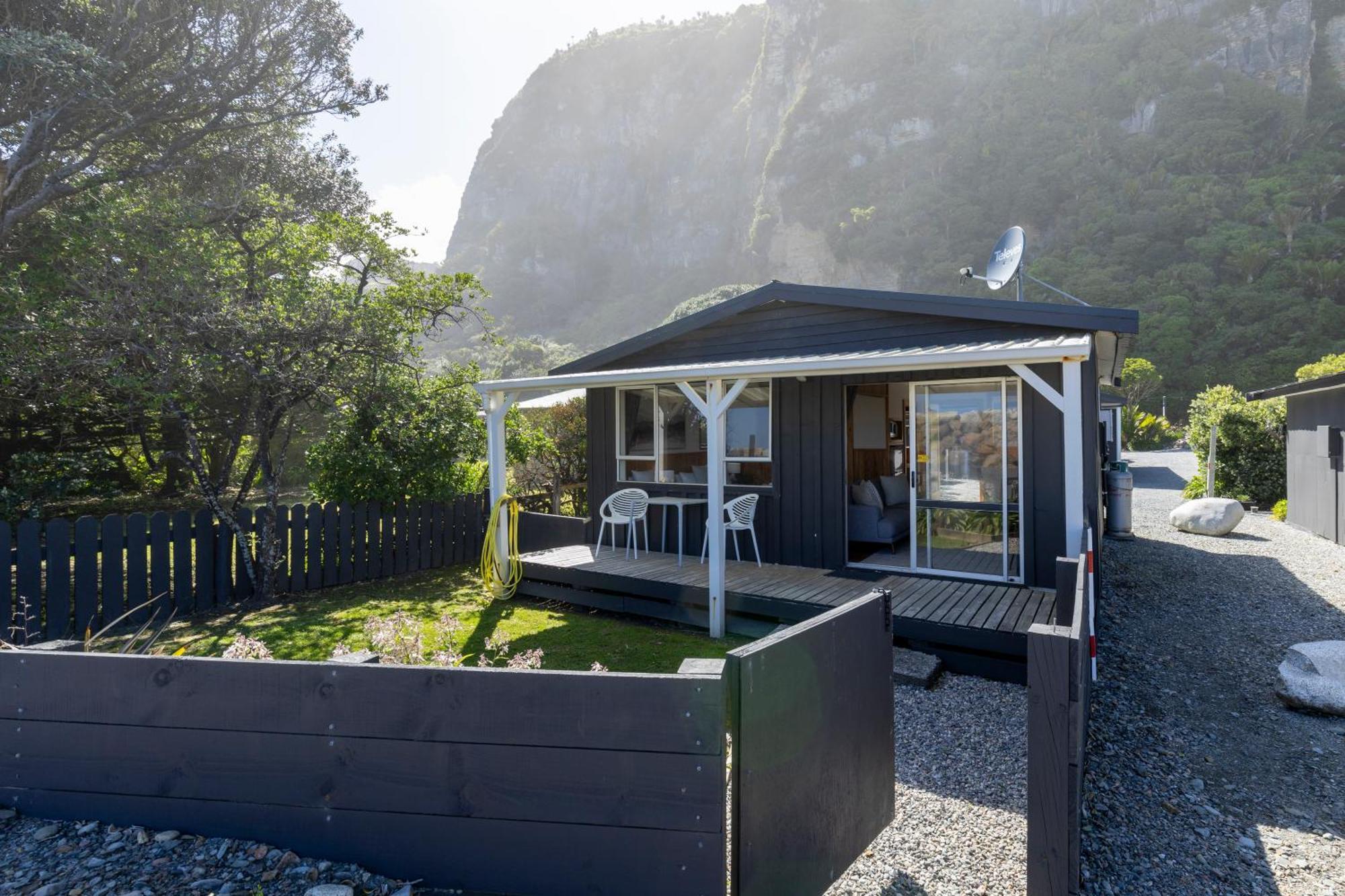 Punakaiki Beachfront Motels Extérieur photo
